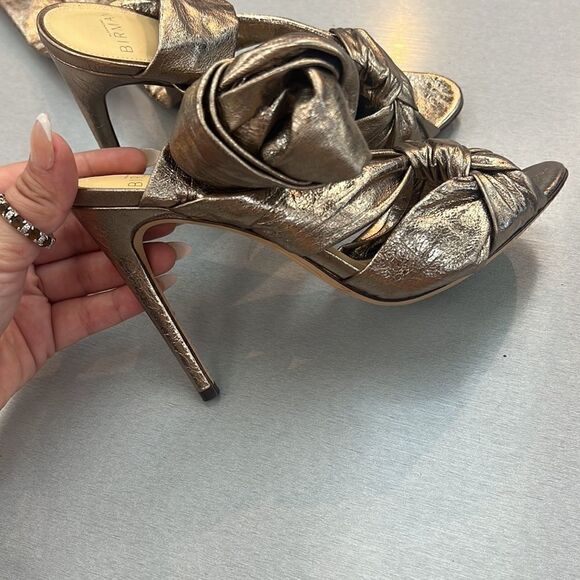Alexandre Birman gold heels  - Picture 7 of 7